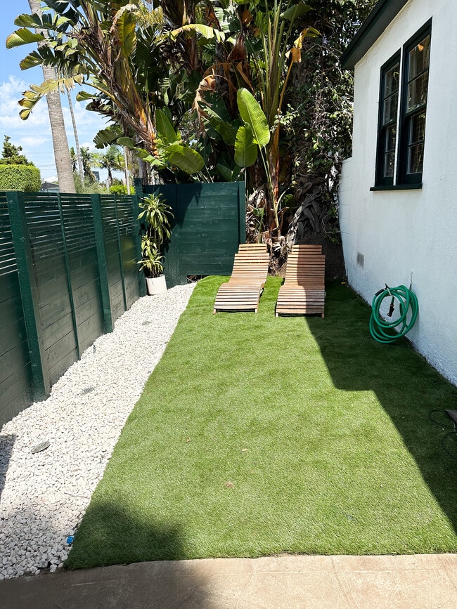 Jardín delantero - 904 Victoria Ave Unidad Bungalow