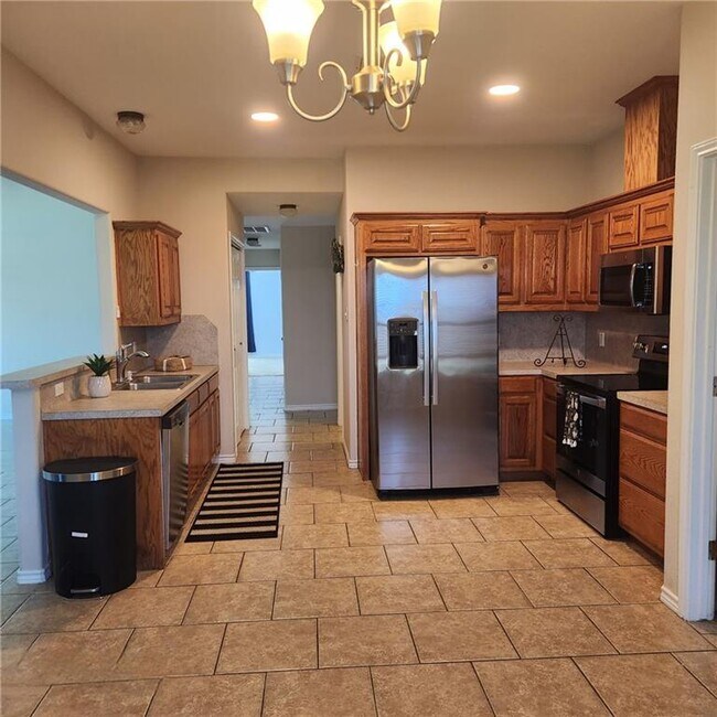 Photo - 2012 Cottonwood Dr