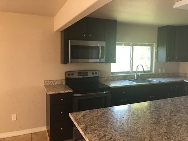 Photo - 113 N 9th Ave