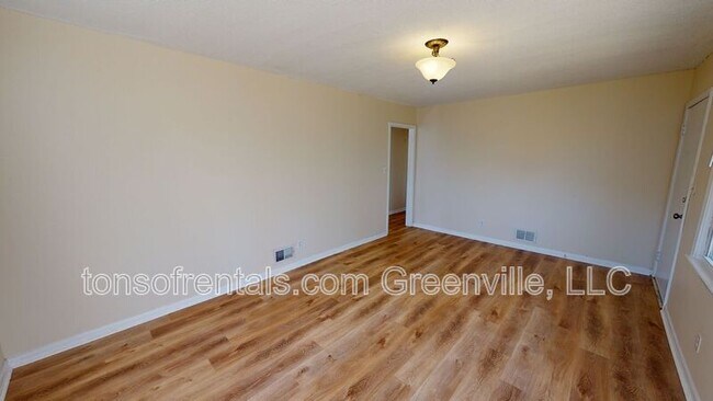 1427 Grant Cir