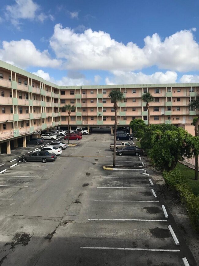 Photo - 1655 W 44th Pl Unit 304