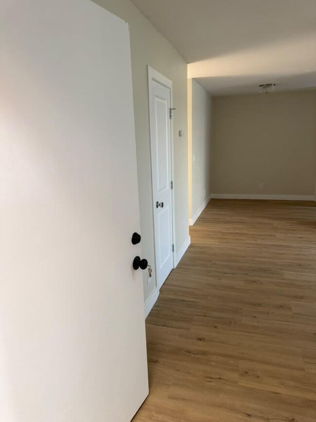 225 Dahlia Ave