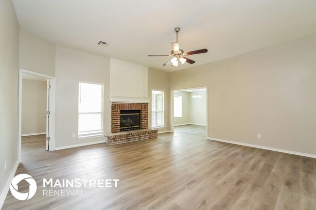 Photo - 1704 Jackson Dr