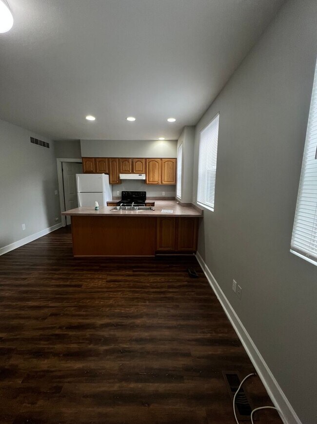 9 Pearl St Unit 2