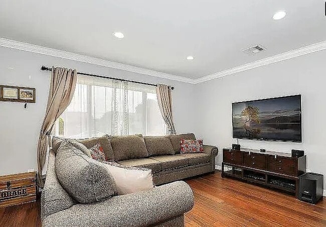 Photo - 13927 Leibacher Ave