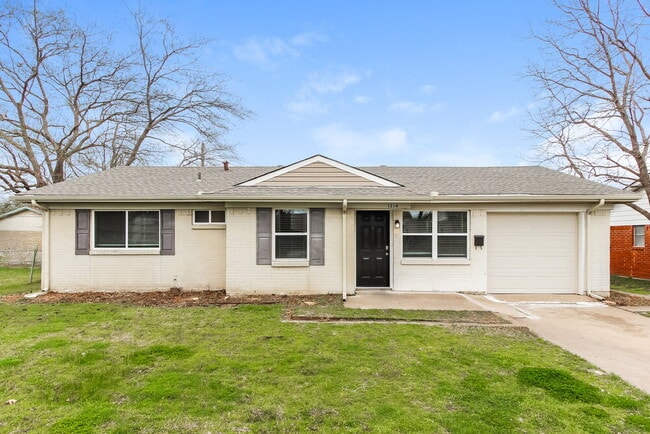 Building Photo - 1214 Ashland Dr Rental