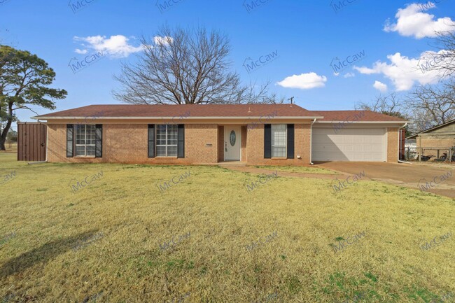 Pretty 3/2 in Pilot Point! - Pretty 3/2 in Pilot Point! House