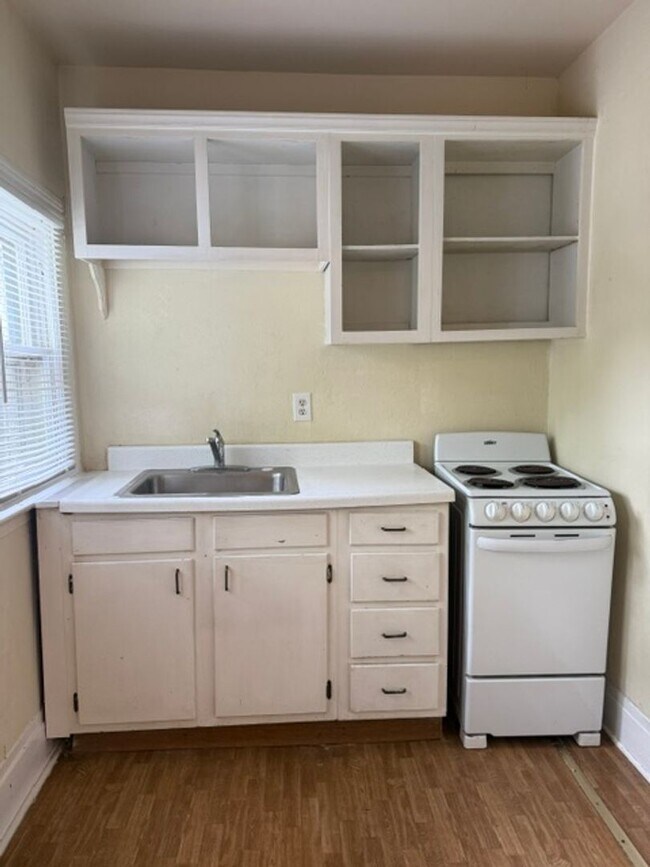 Photo - Studio apartment in Historical Burlington Unit B