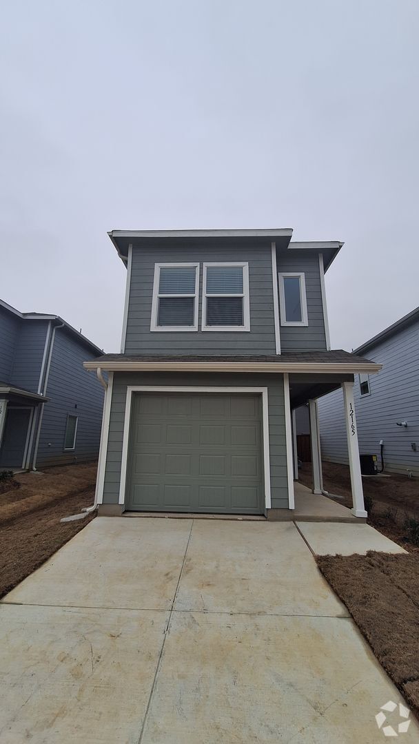 Building Photo - A spacious 2025 NEWLY BUILT 3 bedroom 2.5 ... Rental