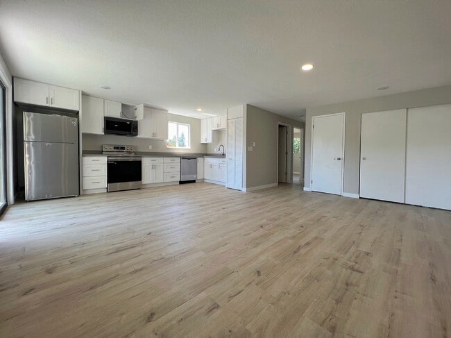 Building Photo - 17612 80th Ct NE Unit 4 Rental
