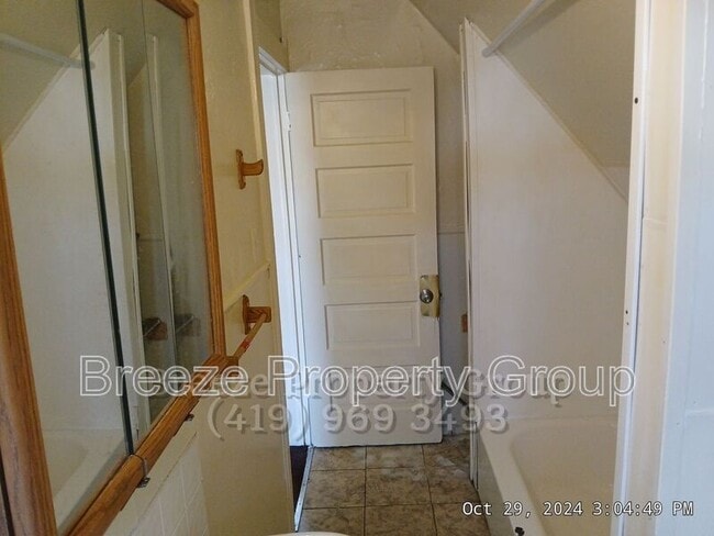 Photo - 244 Knower St