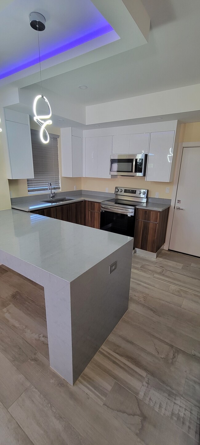 Photo - 304 E Rogers Rd Unit 4