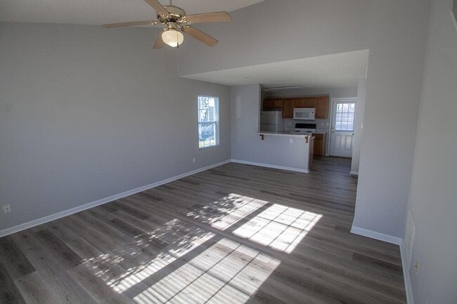 Photo - 2533 Northampton Dr