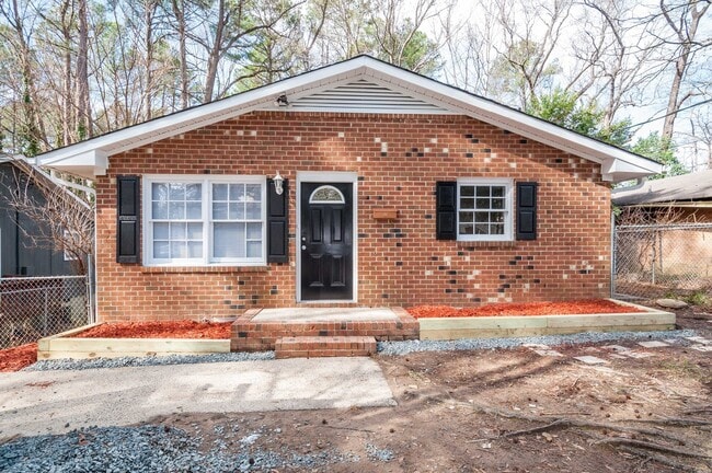 Building Photo - Home near Tobacco Trail in Durham!
