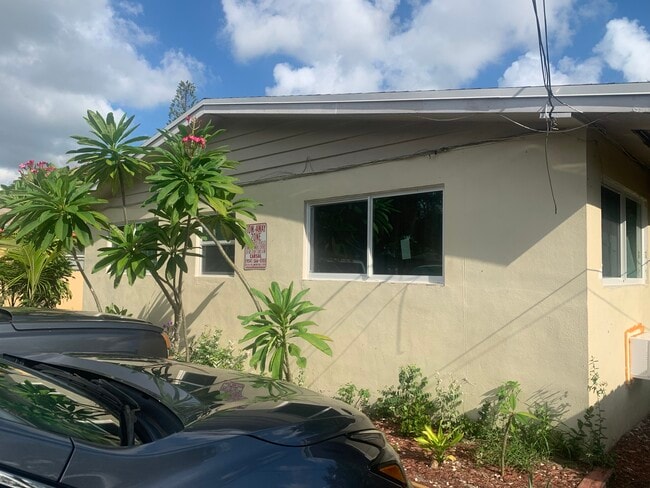 Photo - 1705 SW 11th Ct Unit 2