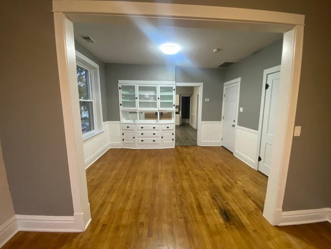 Building Photo - 3001 W 41st St Unit 2F