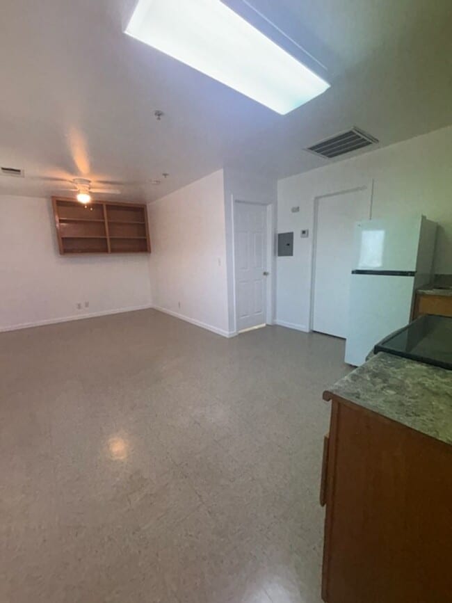Building Photo - 881 W El Monte Way Unit 881 W. El Monte Way #105