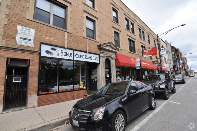 Building Photo - 3232 N Clark St Unit 3F Rental