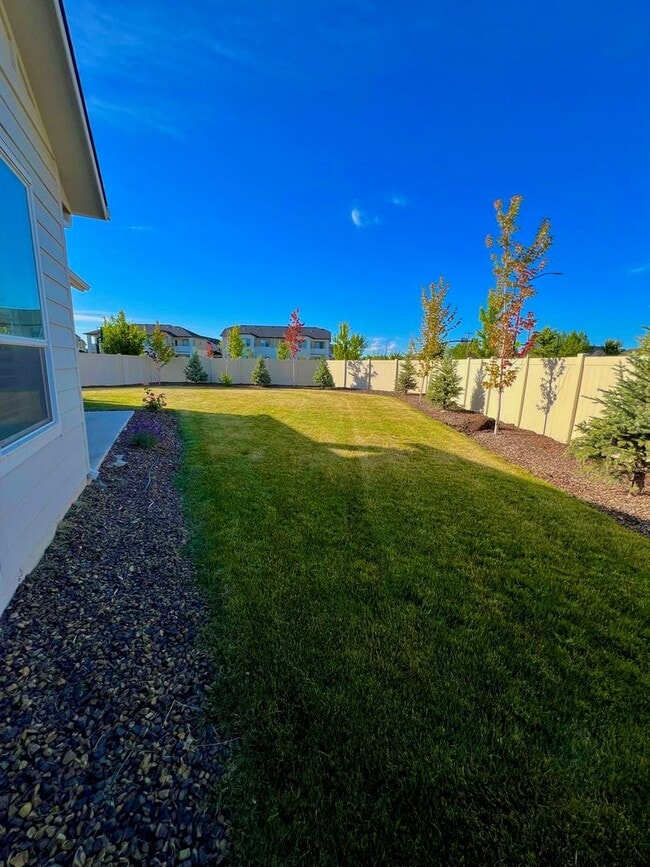 Photo - 4 Bedroom 2 bath 3 Car Garage Single Level Meridian.