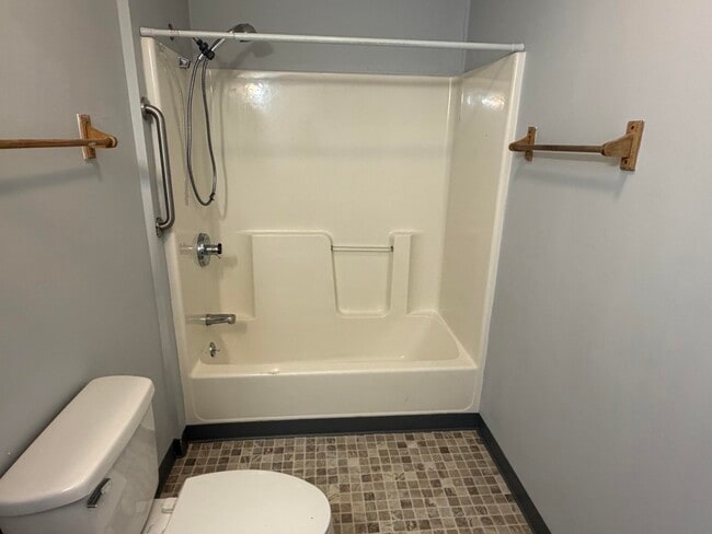 Photo - 1002-2 Glendale-