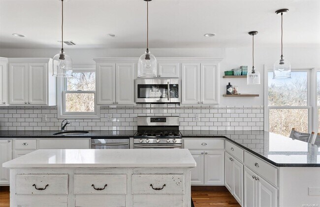 Photo - 355 Midway Rd