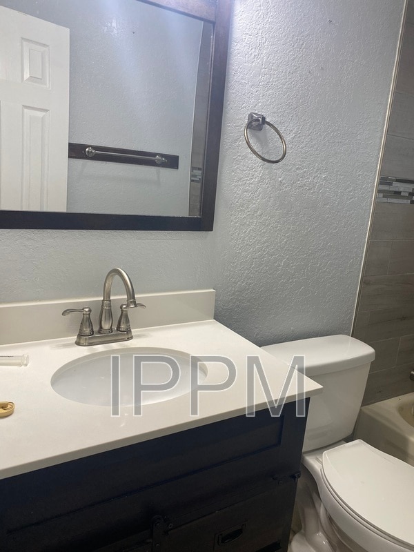 Photo - 609 Inverary Dr