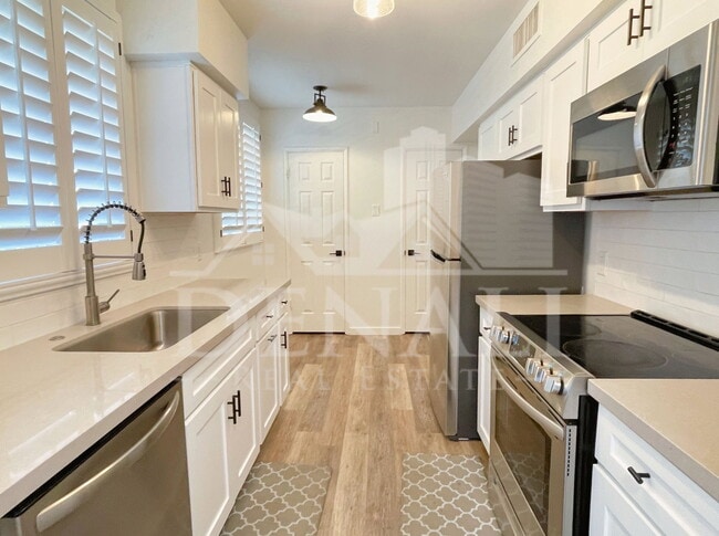 Photo - 3242 E Camelback Rd Unit 204