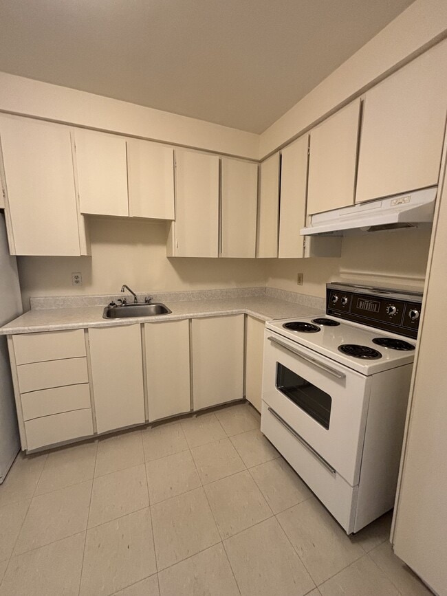 Photo - 70 McEwen Ave