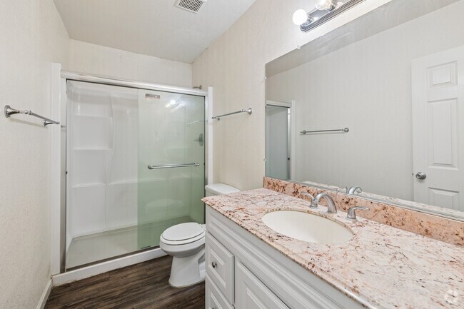 2BR, 2BA - 900SF - Second Bathroom