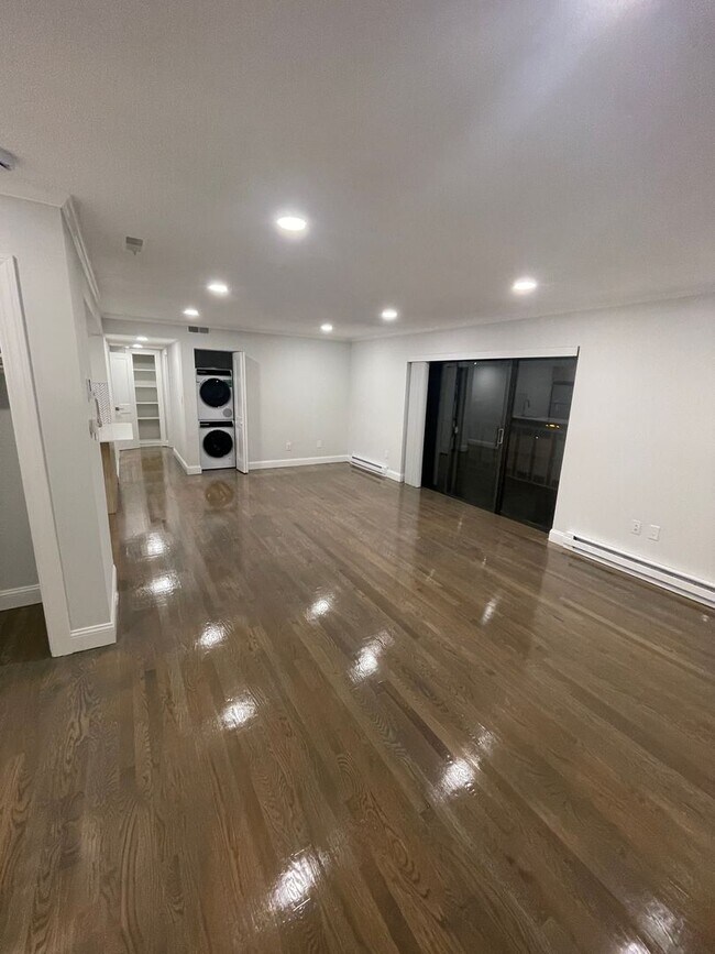 Photo - Modern 2bed + 2bath Chestnut Hill - Brookline