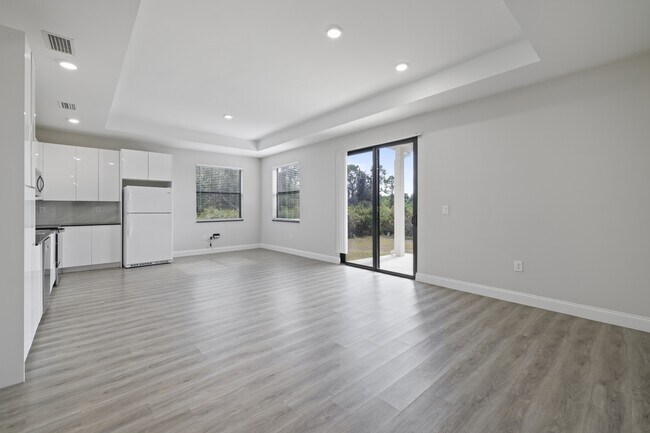 Photo - 679 Windermere Dr