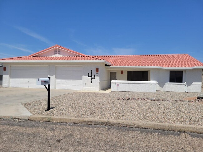 Long Term Pool Home !! READY End August - Long Term Pool Home !! READY End August