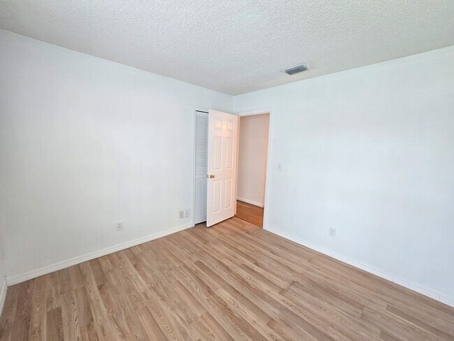 Photo - Charming 3 bed 2 bath house in Palm Bay
