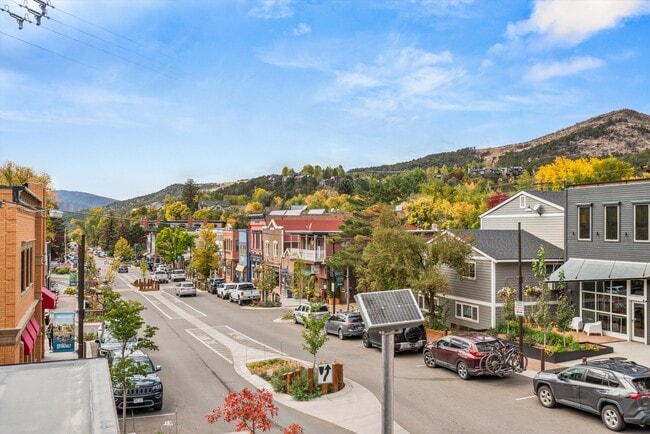 Building Photo - 227 Midland Ave Unit 22