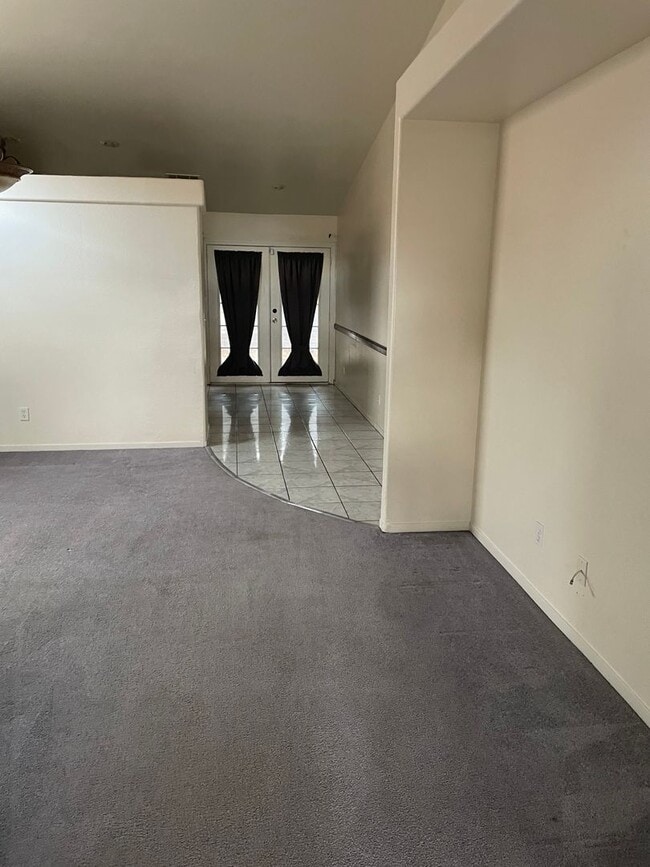 Photo - 3 BEDROOM SINGLE STORY HOUSE IN A CUL DE SAC