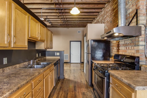 Reo Lofts - Reo Lofts