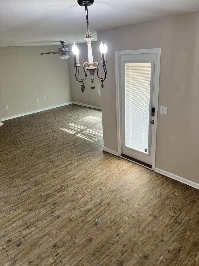 Photo - 711 Widgeon Wy