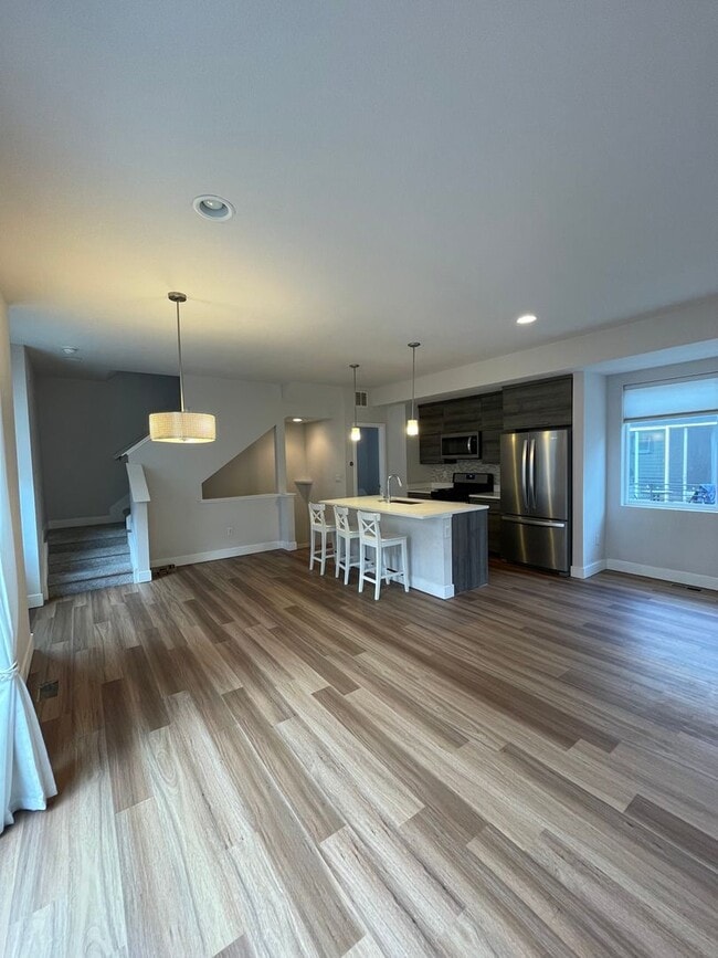 Building Photo - Lakewood Living Redefined: Stylish Three-Bedroom Townhome in West Line Village!!