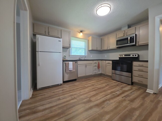 Photo - 2506 Jeri St NW