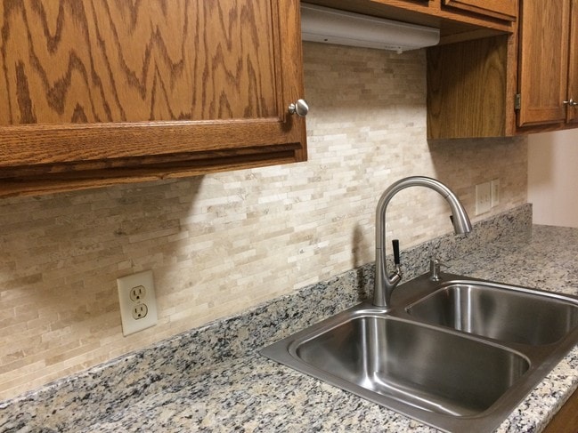 Photo - Maple Court Apartments