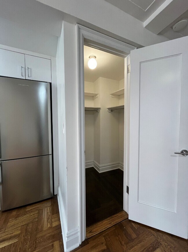 Photo - 137 E 38th St Unit 11D