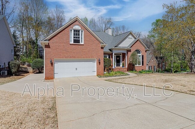 Photo - 209 Birchleaf Ln