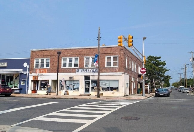 Building Photo - 2 N Portland Ave