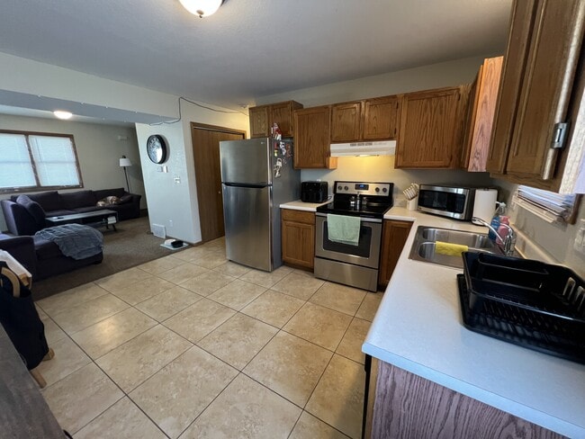 kitchen - 2139 Hummingbird Dr Unit 2