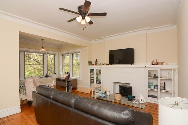 Photo - 4400 N Racine Ave Unidad 4