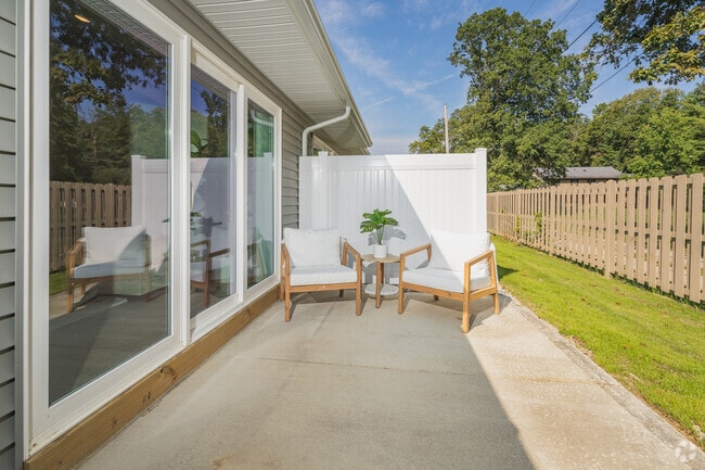 2BR, 2BA - 1,162SF