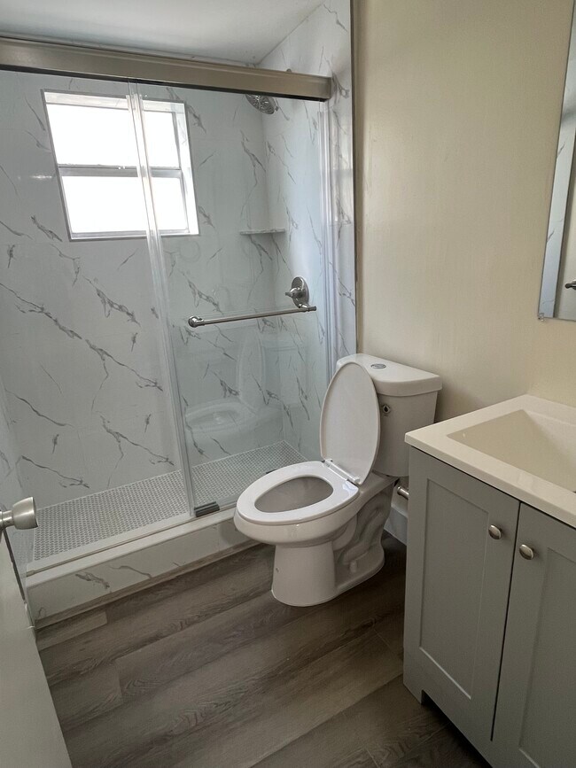 Photo - 1747 Rodman St Unit 206