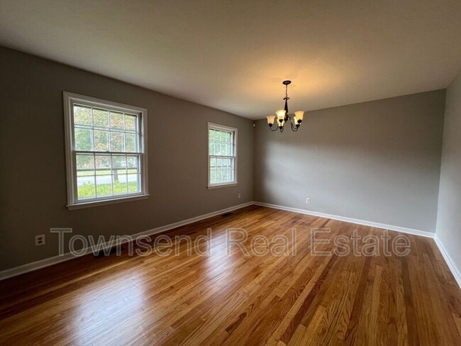 Photo - 5060 Chesapeake Rd