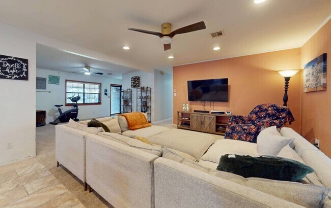 Photo - 1917 Green Meadows Cir