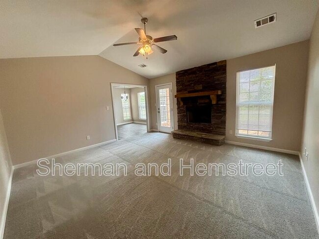 Photo - 636 Bridgton Dr